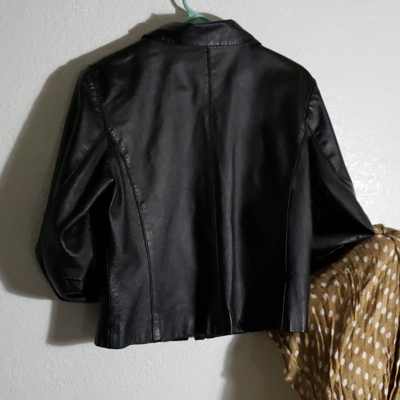 Medium Black leather jacket temperature 45 - Picture 4 of 4